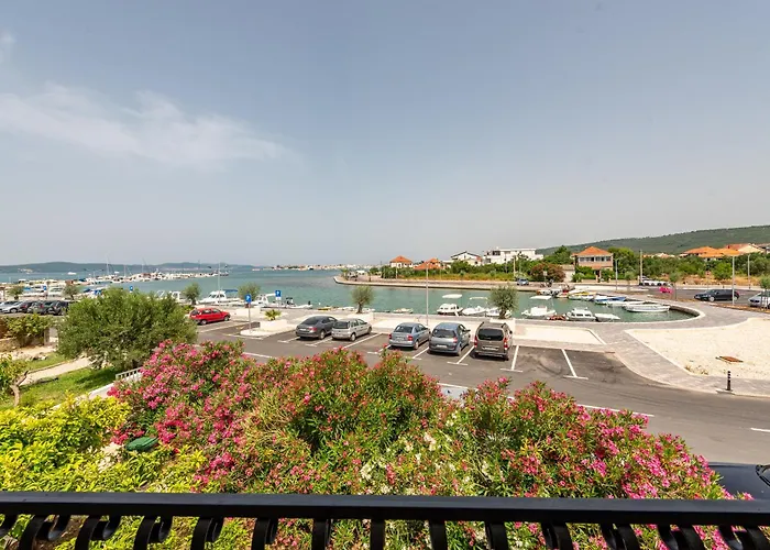Luma - House By The Sea Villa *